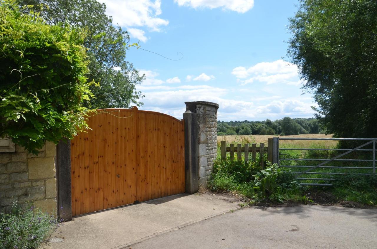 Stamford Meadows Glamping With Private Hot Tubs Hotel Exterior photo
