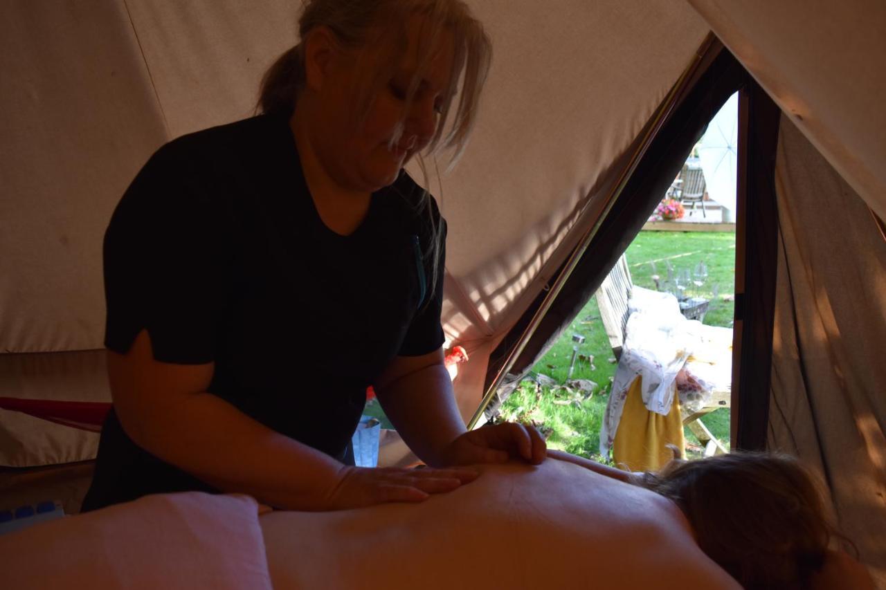 Stamford Meadows Glamping With Private Hot Tubs Hotel Exterior photo
