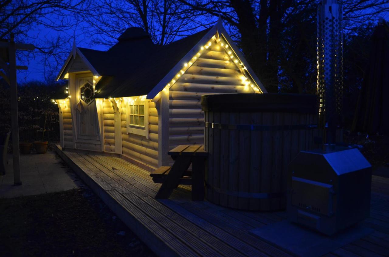 Stamford Meadows Glamping With Private Hot Tubs Hotel Exterior photo